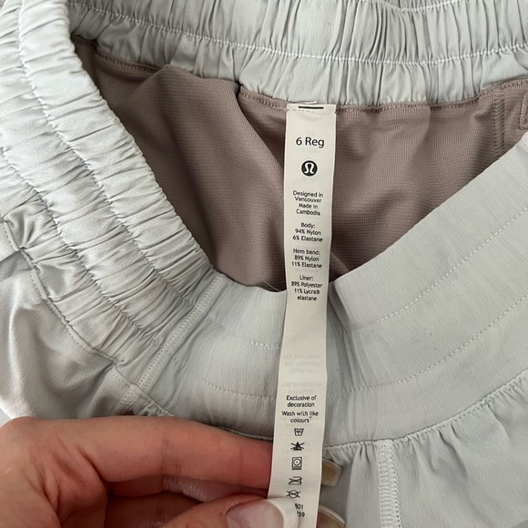 white lululemon hotty hot shorts - Picture 2 of 3